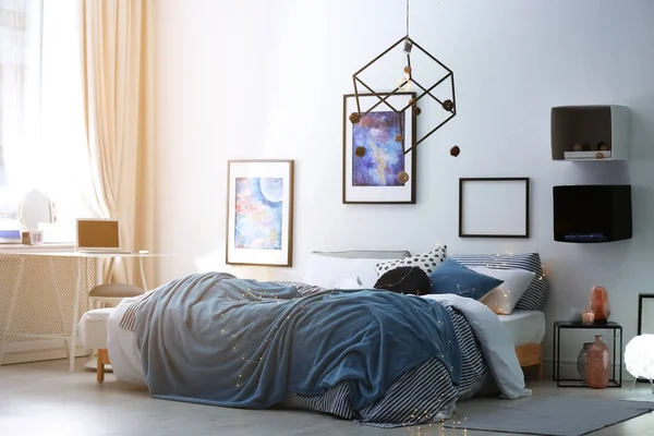 Stylish Room Interior Comfortable Bed Decor — Stock Photo, Image