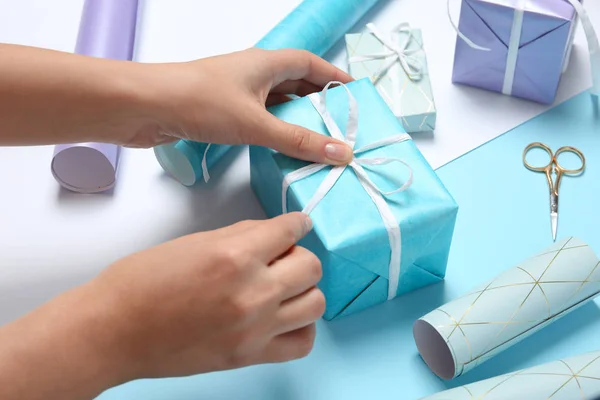 Woman Decorating Gift Box Color Background Closeup — Stock Photo, Image