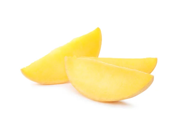 Verse Sappige Mango Segmenten Geïsoleerd Wit — Stockfoto