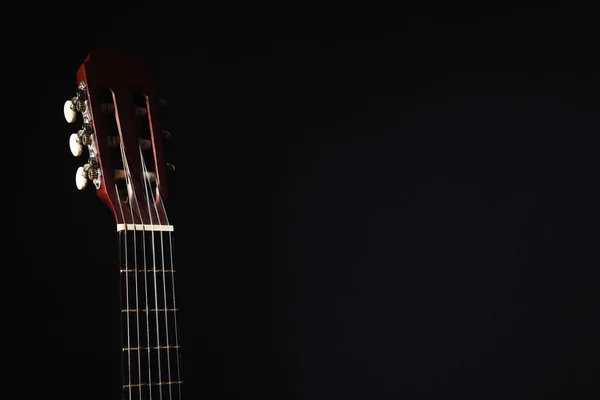 Gitara Akustyczna Czarnym Tle Zbliżenie Miejsca Tekst — Zdjęcie stockowe