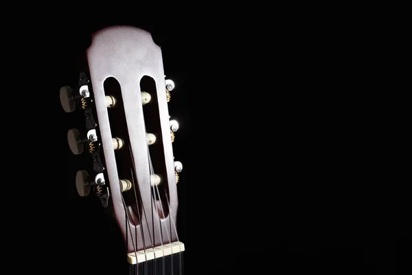 촬영에서에서 어쿠스틱 기타의 헤드입니다 텍스트를 — 스톡 사진