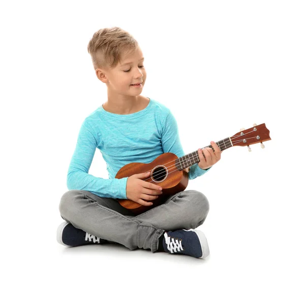 Liten Pojke Spela Gitarr Isolerad Vit — Stockfoto