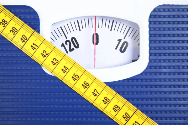 Waagen Mit Maßband Nahaufnahme Ernährung Und Gewichtsverlust — Stockfoto