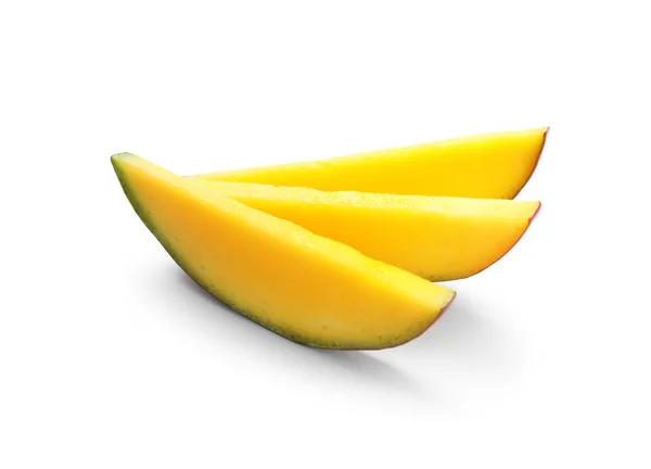Čerstvé Šťavnaté Mango Plátky Izolované Bílém — Stock fotografie