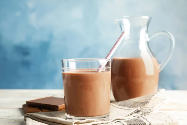 Стакан Вкусного Шоколадного Молока Деревянном Столе Молочный Напиток — стоковое фото