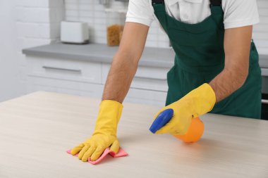 Erkek hademe tablo bez mutfak, closeup ile Temizleme