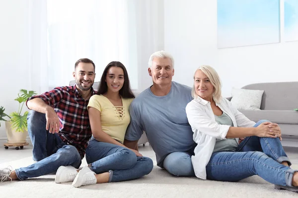 Gelukkige Familie Thuis Reünie Van Generaties — Stockfoto