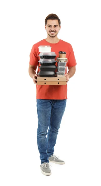 Junger Kurier Mit Pizzakartons Behältern Und Getränken Auf Weißem Hintergrund — Stockfoto