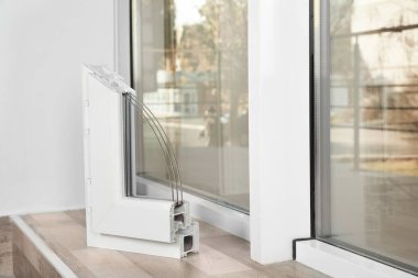Modern pencere pervazına kapalı, metin için yer profil sayfası örneği. Yükleme hizmeti