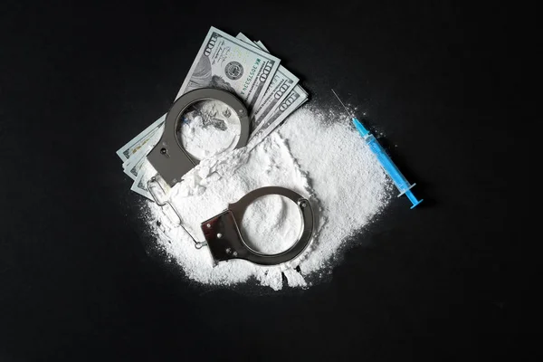 Složení Haldy Kokainu Stříkačku Černém Pozadí Pohled Shora — Stock fotografie