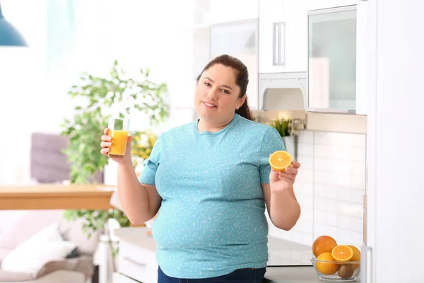Overweight Woman Glass Fresh Juice Orange Kitchen Healthy Diet — Stock Photo, Image