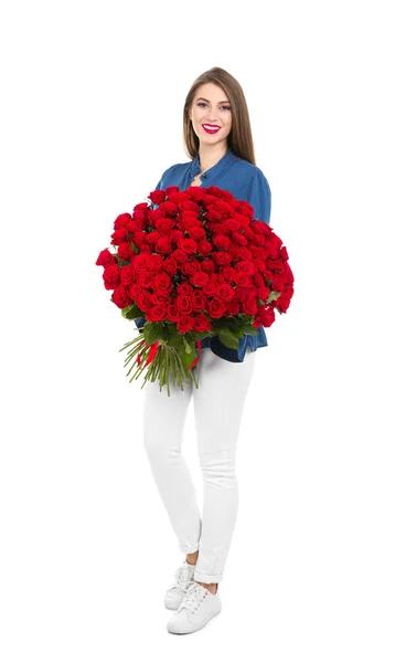 Retrato Completo Mujer Hermosa Con Ramo Rosas Sobre Fondo Blanco — Foto de Stock