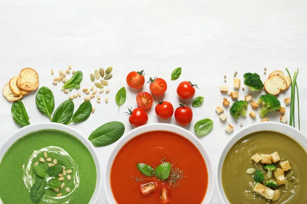 Плоская Композиция Различными Супами Ингредиентами Белом Фоне Здоровое Питание — стоковое фото