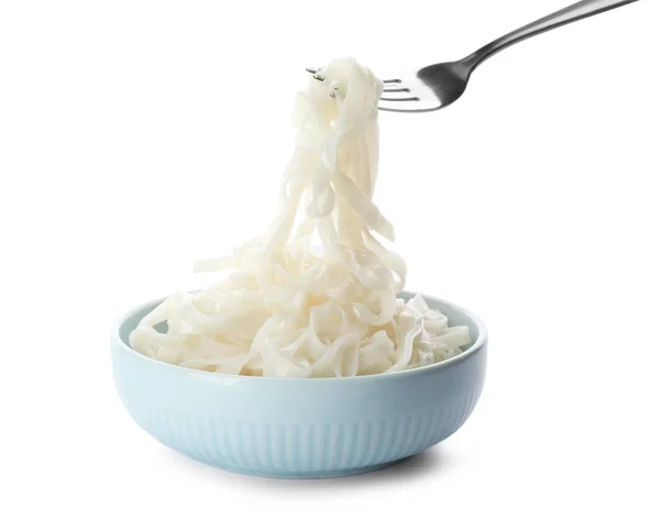 在白色背景用叉子从碗里拿米粉 — 图库照片