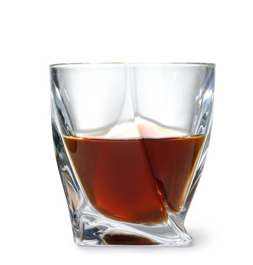 Scotch viski beyaz zemin üzerine cam
