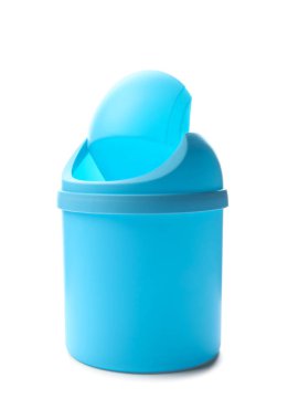 Çöp kutusu beyaz izole. Atık geri dönüşüm kavramı