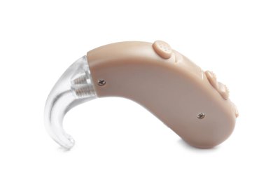 Beyaz arka plan üzerinde işitme cihazı. Tıbbi cihaz