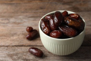 Tabloda, metin için yer tatlı tarihleri ile top. Kurutulmuş meyve sağlıklı çerez olarak