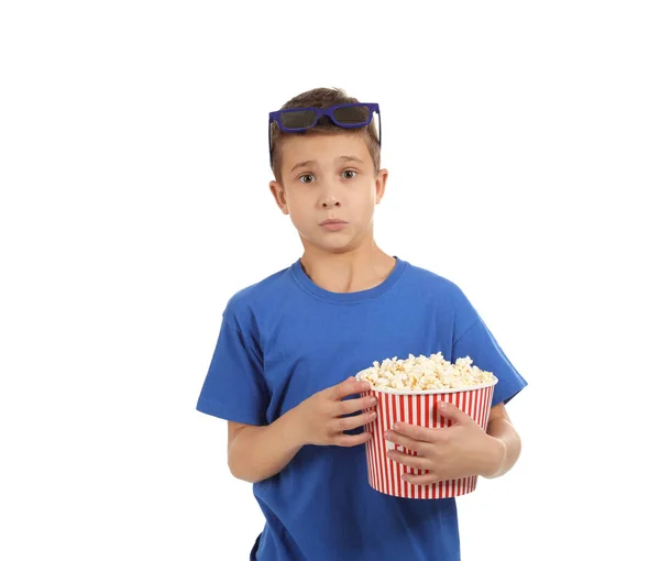 Emotionele Jongen Met Bril Popcorn Tijdens Bioscoop Toon Witte Achtergrond — Stockfoto