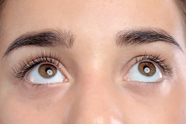 Ung Kvinna Med Vackra Naturliga Ögonfransar Närbild Visa — Stockfoto