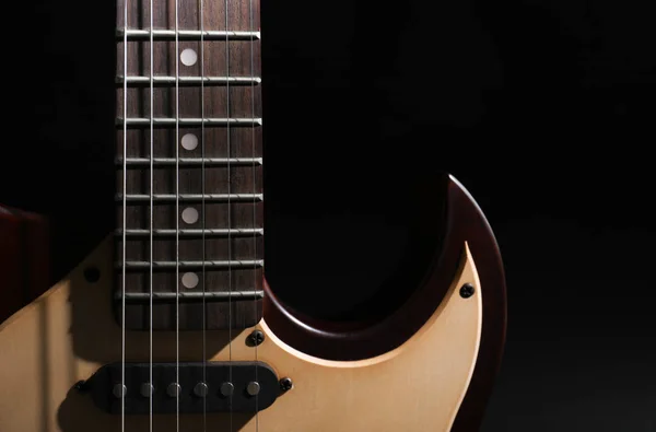 Modern Electric Guitar Darkness Closeup View — Stock Photo, Image