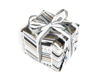 Güzel hediye kutusu ile kurdele beyaz arka plan üzerinde