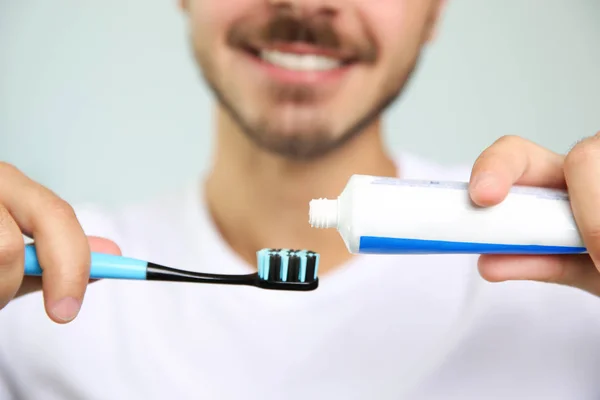 Man Toothbrush Paste Blurred Background Closeup — Stock Photo, Image