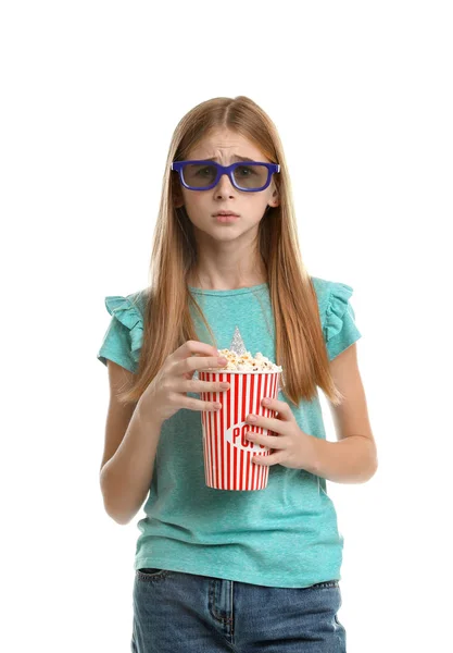 Emotionales Teenager Mädchen Mit Popcorn Während Einer Kinoshow Auf Weißem — Stockfoto