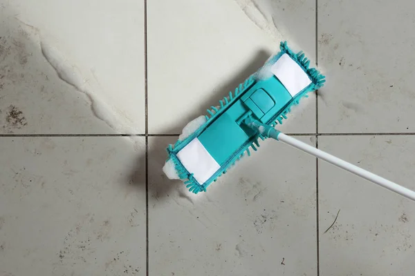 Cleaning Tile Floor Mop Top View — Stock Photo, Image