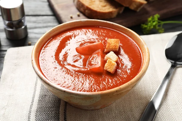 Miska Pyszne Świeże Pomidorowa Zupa Stole — Zdjęcie stockowe