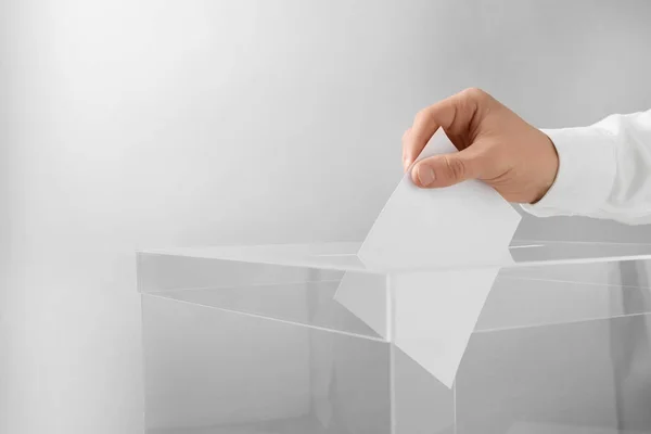 Man Putting His Vote Ballot Box Light Background Closeup — Stock Photo, Image