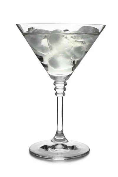 Bicchiere Classico Cocktail Martini Con Cubetti Ghiaccio Sfondo Bianco — Foto Stock