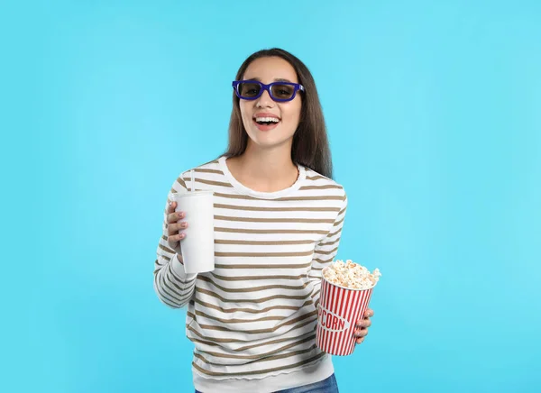 Woman Glasses Popcorn Beverage Cinema Show Color Background — Stock Photo, Image