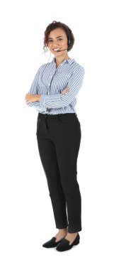 Afrikalı-Amerikalı teknik destek operatörü ile üzerine beyaz izole kulaklık