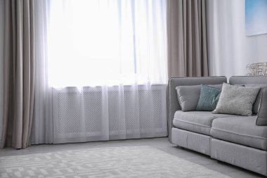 Modern oturma odası iç rahat kanepe ile. Metin için yer