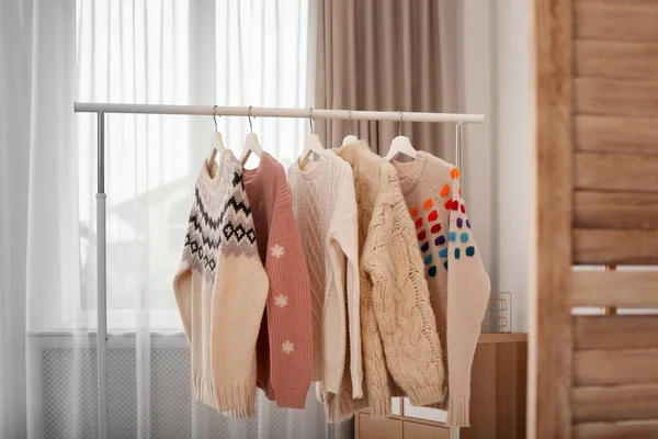 Wardrobe Rack Stylish Warm Clothes Indoors — Stock Photo, Image