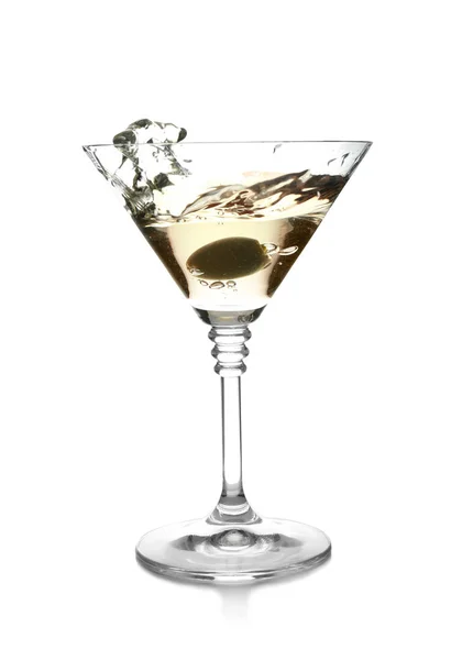 Glas Klassischer Martini Mit Spritzer Auf Weißem Hintergrund — Stockfoto