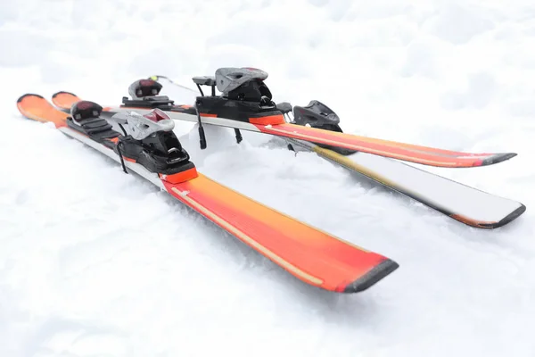 Modern Skis White Snow Winter Vacation — Zdjęcie stockowe