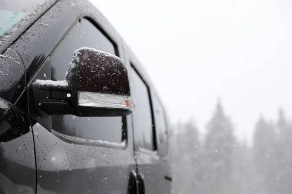 Car Snowy Winter Day Closeup View Space Text — Stock Photo, Image