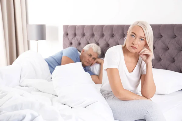 Mature Couple Relationship Problems Ignoring Each Other Bedroom — Stock Photo, Image