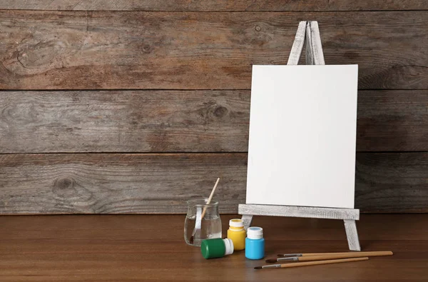 Easel Com Placa Lona Branco Ferramentas Pintura Para Crianças Mesa — Fotografia de Stock