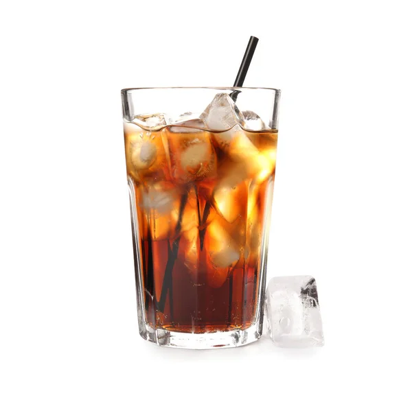 Bicchiere Cola Rinfrescante Con Ghiaccio Fondo Bianco — Foto Stock