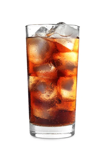 Vaso Refrescante Cola Con Hielo Sobre Fondo Blanco — Foto de Stock