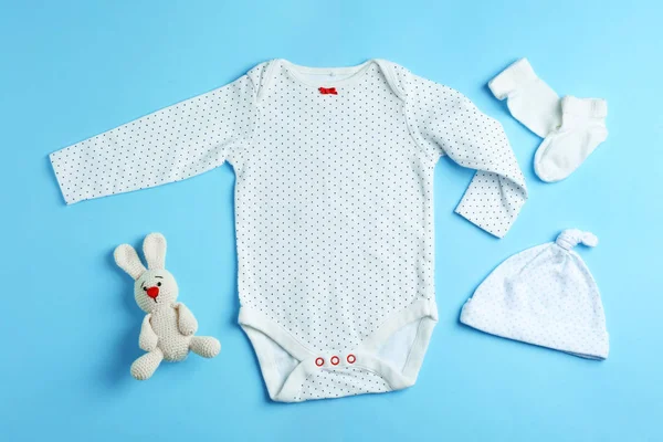 Plat Lag Samenstelling Met Schattige Kleding Kleur Achtergrond Baby Accessoires — Stockfoto