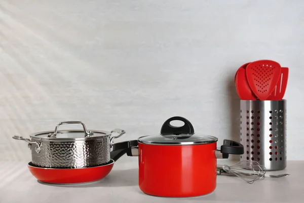 Set Clean Cookware Table Light Background — Stock Photo, Image