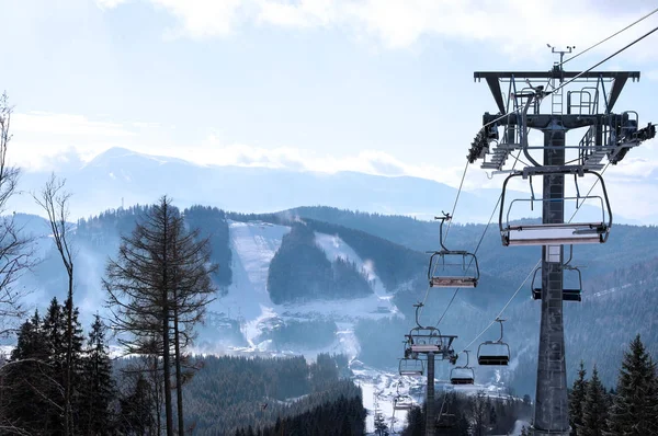 Красивий Гірський Пейзаж Підйомником Зимові Канікули — стокове фото