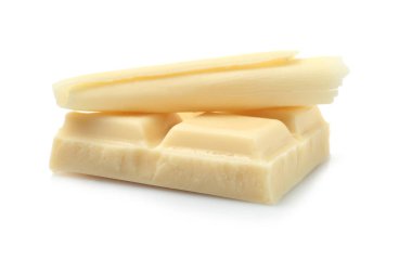 Nefis çikolata kıvrılma ve beyaz arka plan üzerinde parça