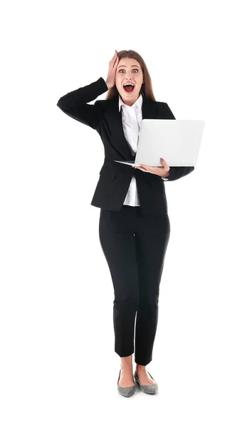 情绪女商人在办公室穿与笔记本电脑庆祝胜利在白色背景 — 图库照片