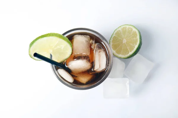 Glass Cocktail Cola Ice Cut Lime White Background Top View — Stock Photo, Image
