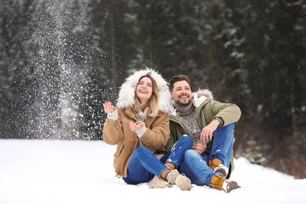 Mulher Com Luvas Malha Segurando Globo Neve Livre Close Espaço — Fotografia de Stock